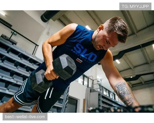 东契奇休赛期一天吃五顿牛排，训练馆当家厨房用